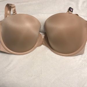 NWT!! Victoria Secrets bra